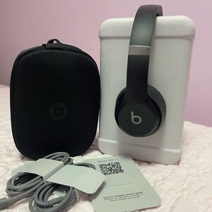 Beats Solo 4